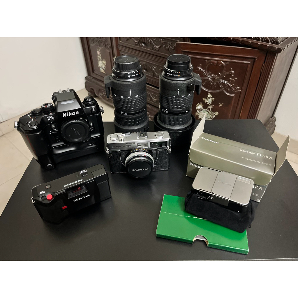 Nikon F4 kèm Nikon 80-200mm F2.8 D III (đời 3)