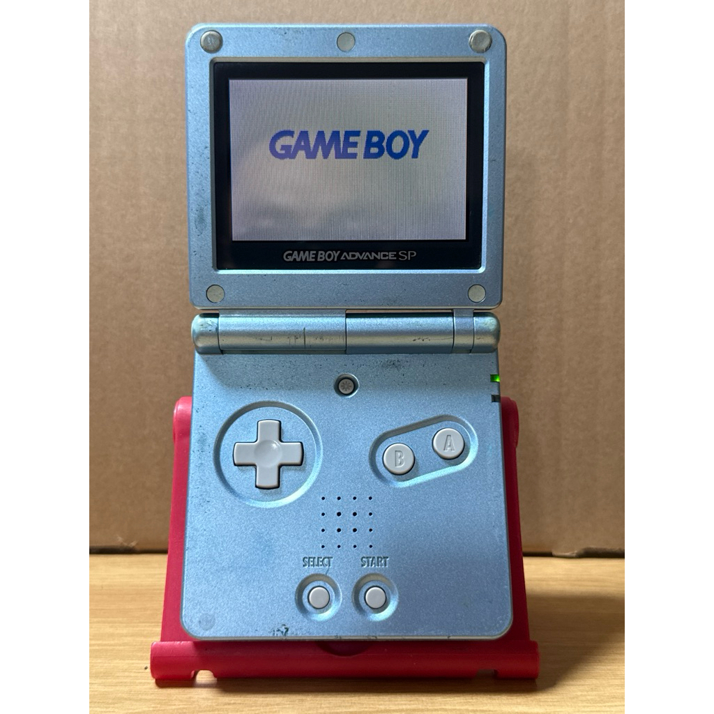 Máy Gameboy Advance SP 4 đèn tặng 1 băng thường ngẫu nhiên kèm sạc