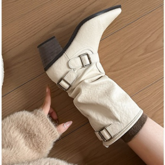 Giày Boot Martin kiểu Anh da mềm với khoá cài, mũi nhọn cổ ngắn màu trắng dành cho nữ