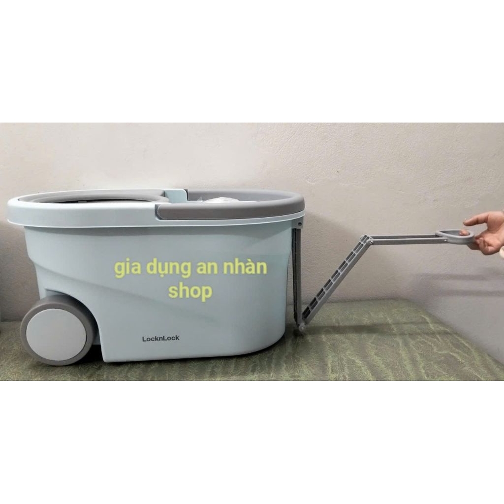 Bộ cây lau nhà xoay tay locknlock Sweepy ETM971