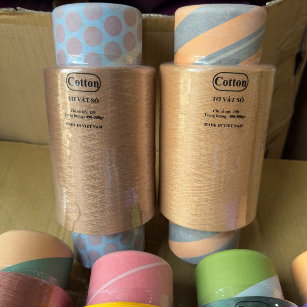 Tơ màu vắt sổ 150 hàng loại 1 ( 470-500gr/cuộn)