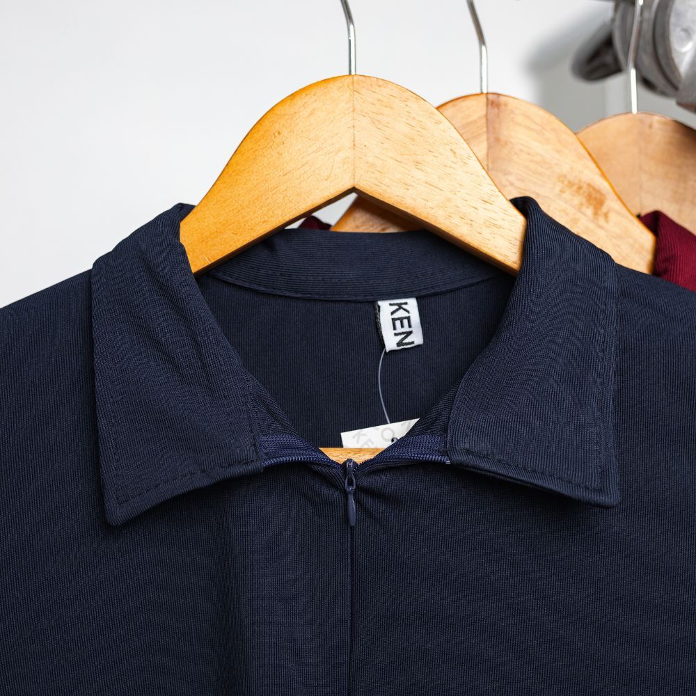 (DEAL MỞ BÁN) Áo Thun Nữ Cổ Bẻ Tay Dài Phối Dây Kéo Ôm Dáng Vạt Bầu Vải Cotton Mịn 12 THÁNG SÁU MA2705 | BigBuy360 - bigbuy360.vn