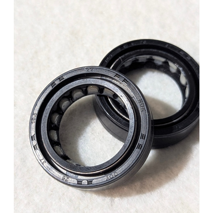 2 cái phốt nhớt phuộc trước Sirius , Exciter , Jupiter , Nouvo hàng xịn 2 lò xo/ phớt giảm sóc Siriu