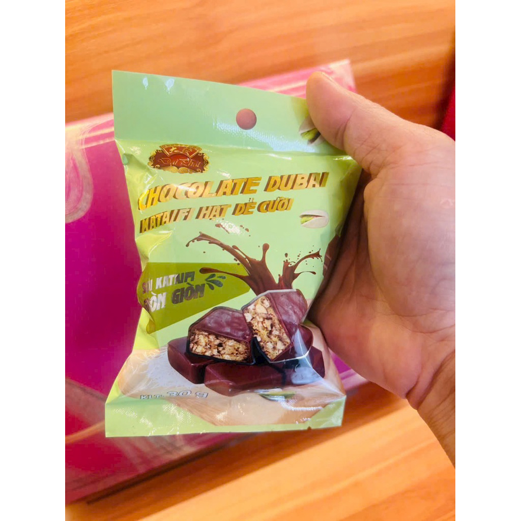 Chocolate Dubai (Kataifi hạt dẻ cười)