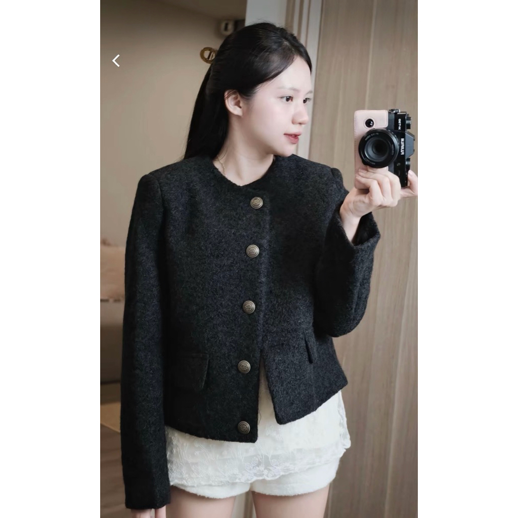 Áo Khoác Dạ Nữ Tweed Bông Xù Dáng Ngắn Cổ Tròn Túi Nắp 3 Màu Nâu,Kem,Đen diện thu đông siêu xinh new 2026 | BigBuy360 - bigbuy360.vn