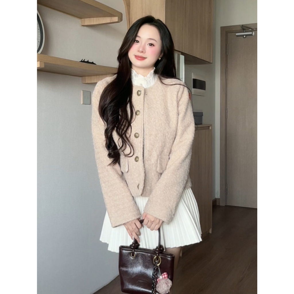 Áo Khoác Dạ Nữ Tweed Bông Xù Dáng Ngắn Cổ Tròn Túi Nắp 3 Màu Nâu,Kem,Đen diện thu đông siêu xinh new 2026 | BigBuy360 - bigbuy360.vn
