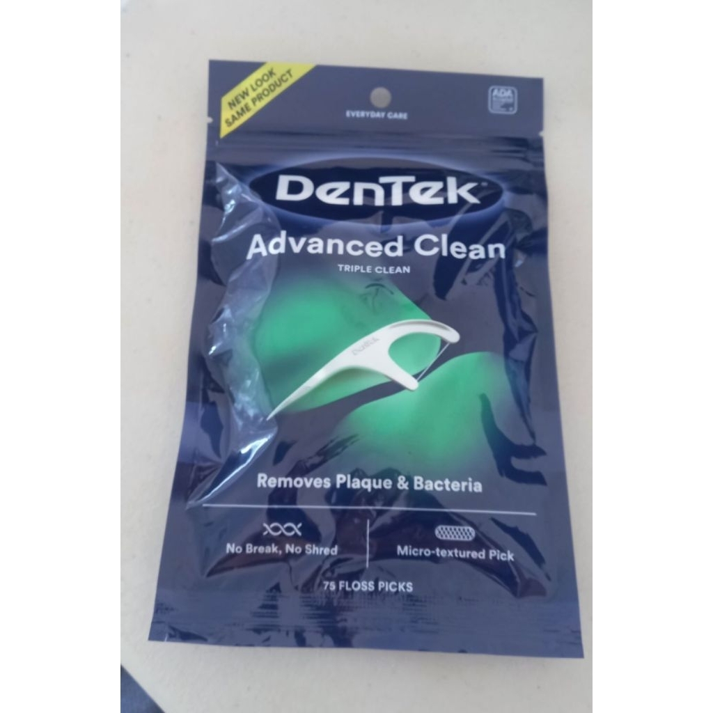 DenTek Triple Clean Floss Pick 3x Clean: Removes Plaque & Food and Fights Bad Breath 75 Picks

