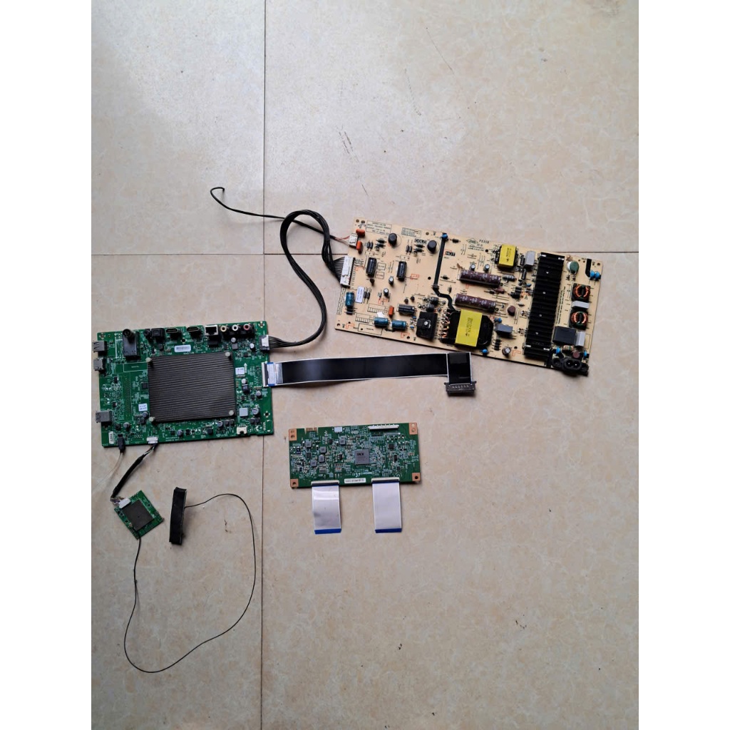 bo mạch tivi COOCAA 5o inch, model:50SG - tháo máy