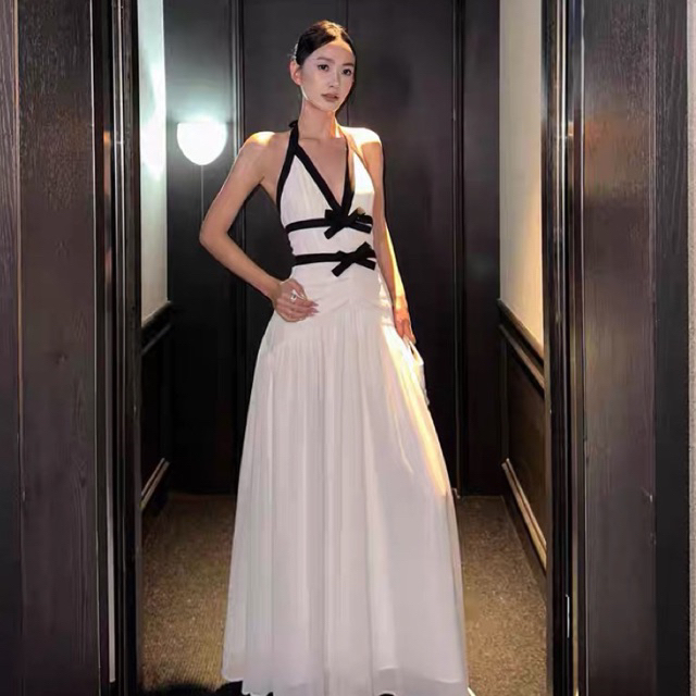 Đầm dáng dài cổ yếm Coolline dự tiệc sang trọng