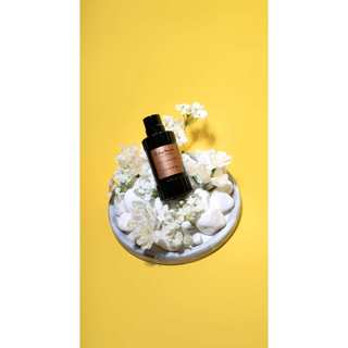 Tinh dầu hương hoa hồng hoa lài THANN Eden Breeze Essential Oil 50ml