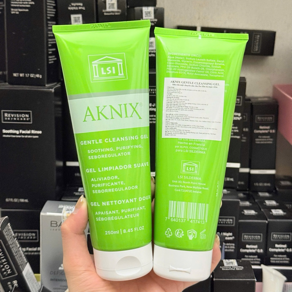 (ĐMN) Lsi - Aknix Gentle Cleansing Gel sữa rửa mặt sạch sâu, cho da dầu mụn viêm 250ml