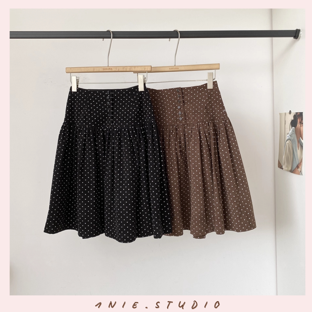 𝟏𝐍𝐈𝐄.𝐒𝐓𝐔𝐃𝐈𝐎 | Chân Váy Midi Nhung Kẻ Chấm Bi Cạp Cao - Phong Cách Hàn Quốc Cổ Điển, Trẻ Trung & Đa Năng Thu Đông | BigBuy360 - bigbuy360.vn