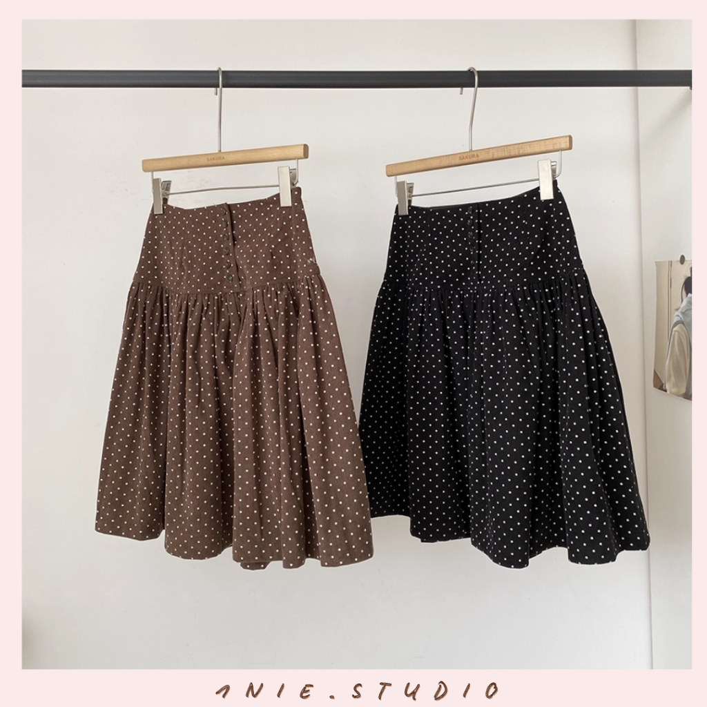 𝟏𝐍𝐈𝐄.𝐒𝐓𝐔𝐃𝐈𝐎 | Chân Váy Midi Nhung Kẻ Chấm Bi Cạp Cao - Phong Cách Hàn Quốc Cổ Điển, Trẻ Trung & Đa Năng Thu Đông | BigBuy360 - bigbuy360.vn