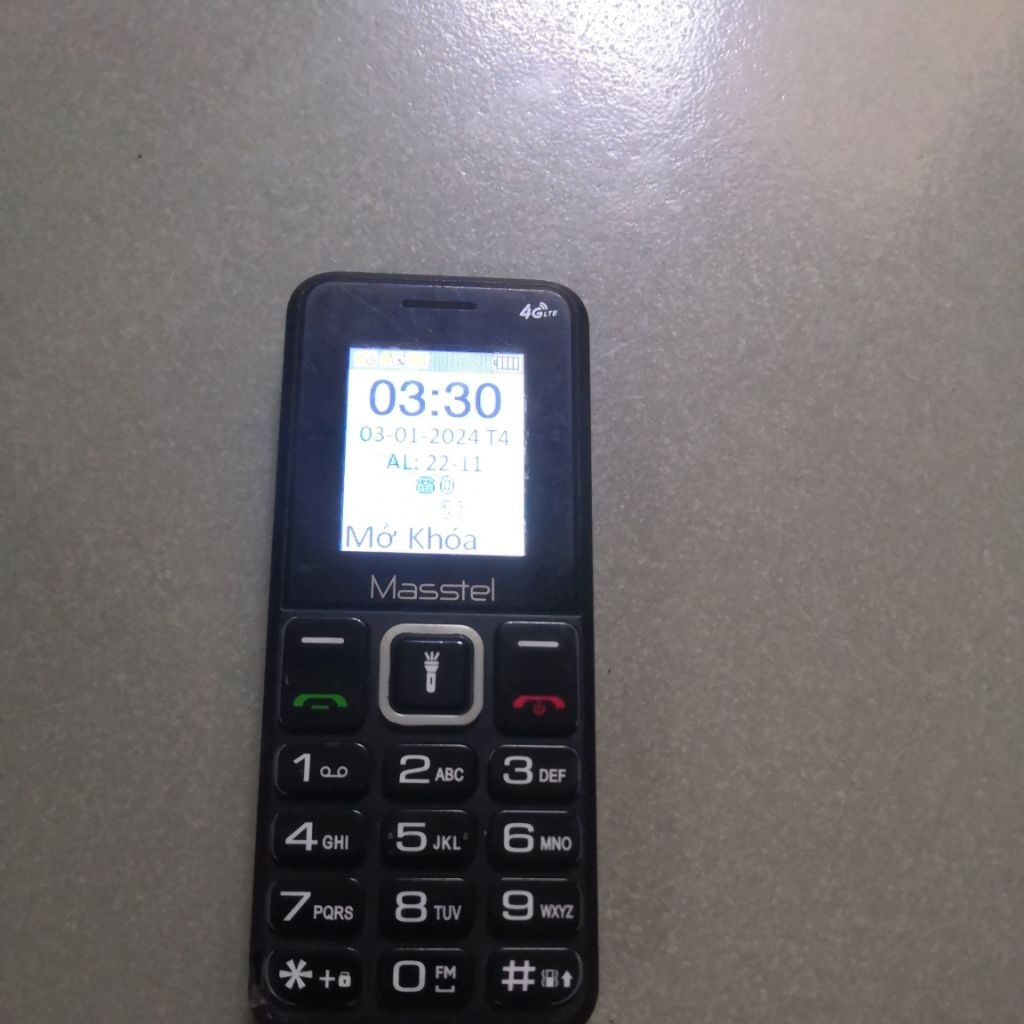 masstel Izi 16 4G nghe gọi