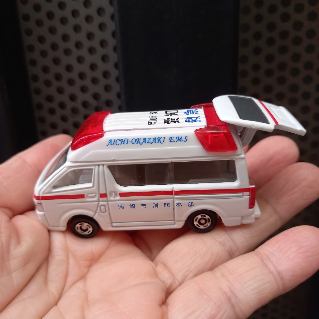Xe mô hình tomica không hộp, Toyota Himedic, Aichi-Okazaki E.M.S, xe cấp cứu