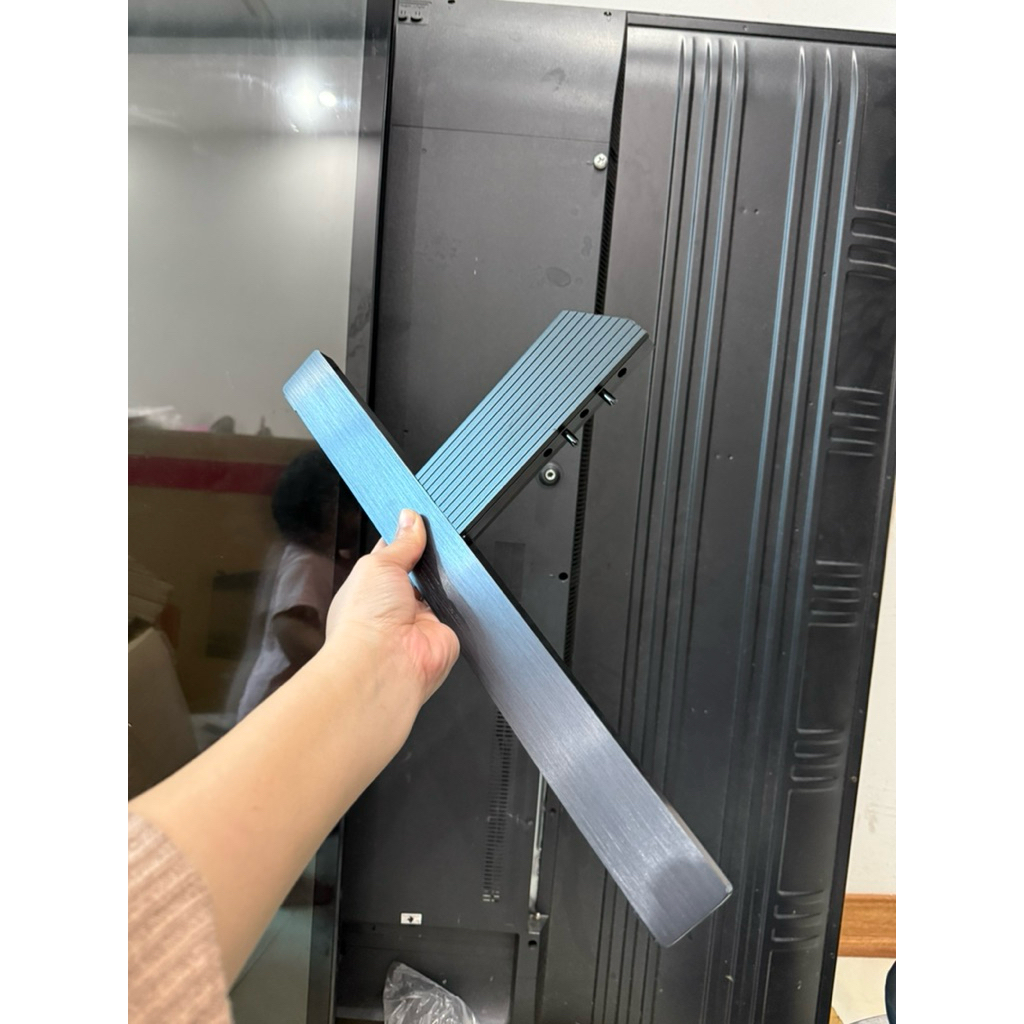 Chân tivi TCL QD-Mini LED 4K 98C855 chính hãng, mới 100% từ hãng