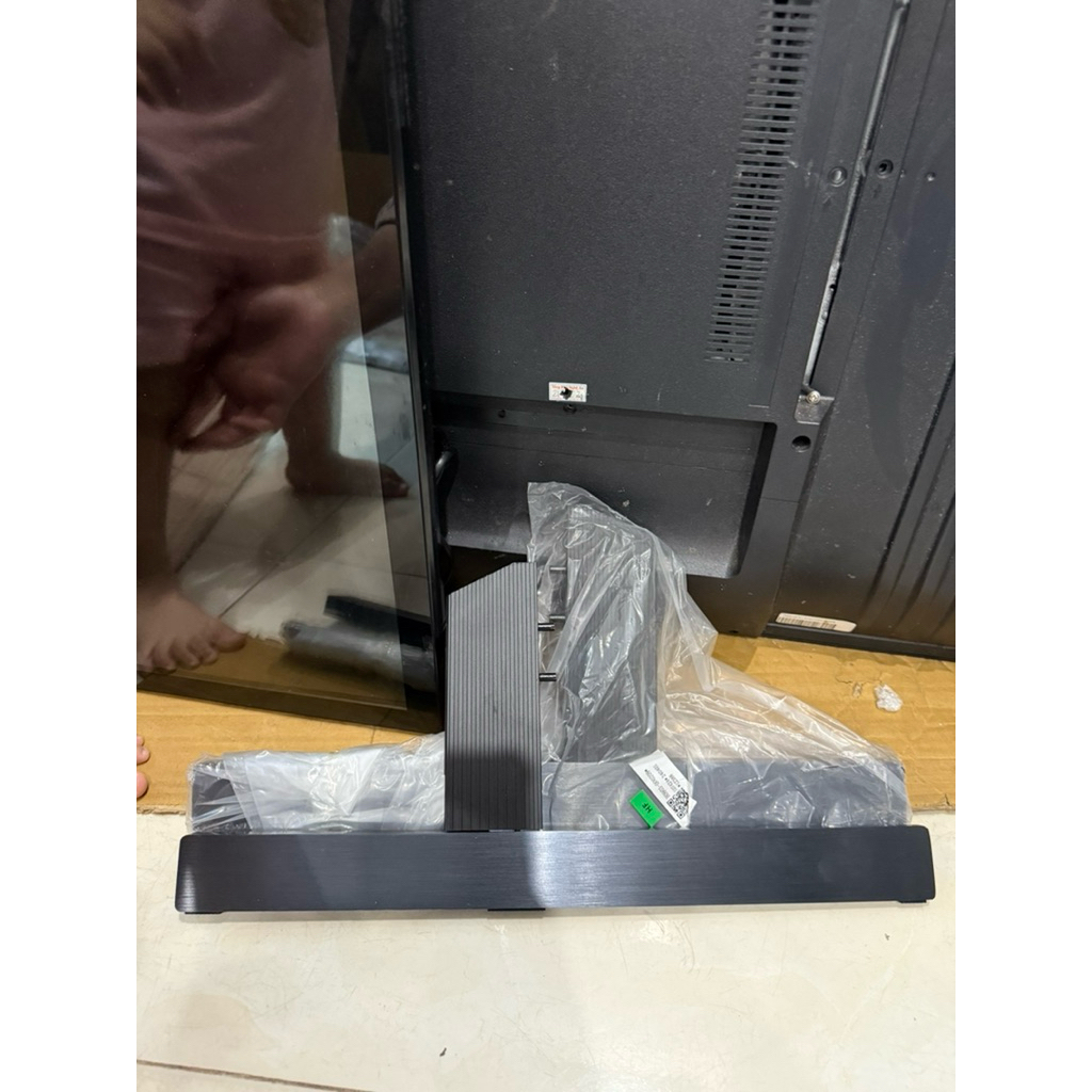 Chân tivi TCL Model 98C855 chính hãng, mới 100% từ hãng