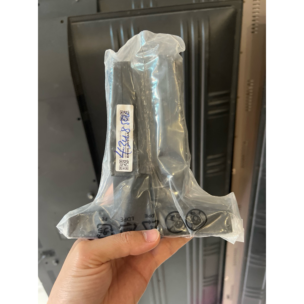 Chân tivi Samsung UA 43U8500F chính hãng