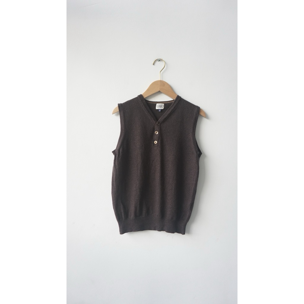 [Chu.2nd] Áo gile len Jpress Nhật 2hand cổ V, chất len mềm mịn k xù, co giãn, độ mới cao k lỗi ạ. Si