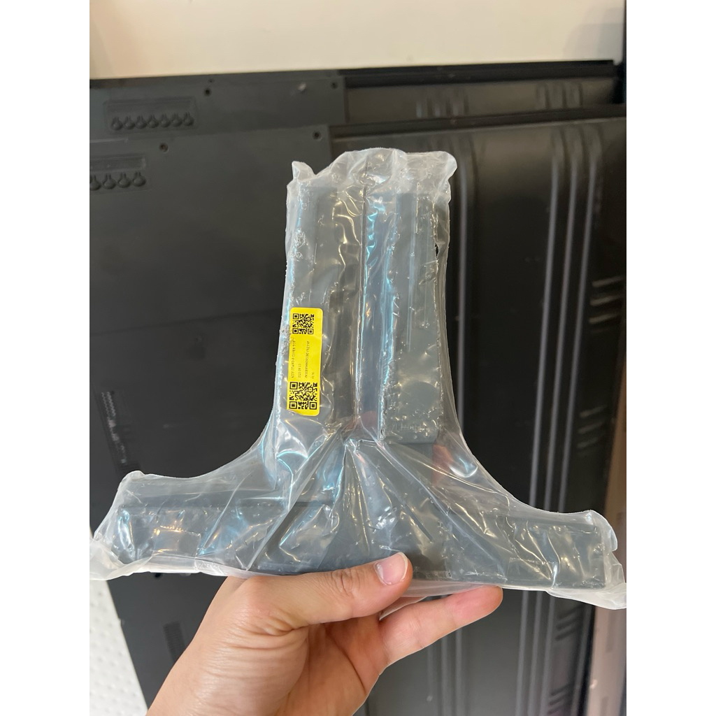 Chân tivi Samsung 65 inch UA 65U8500F Chính hãng