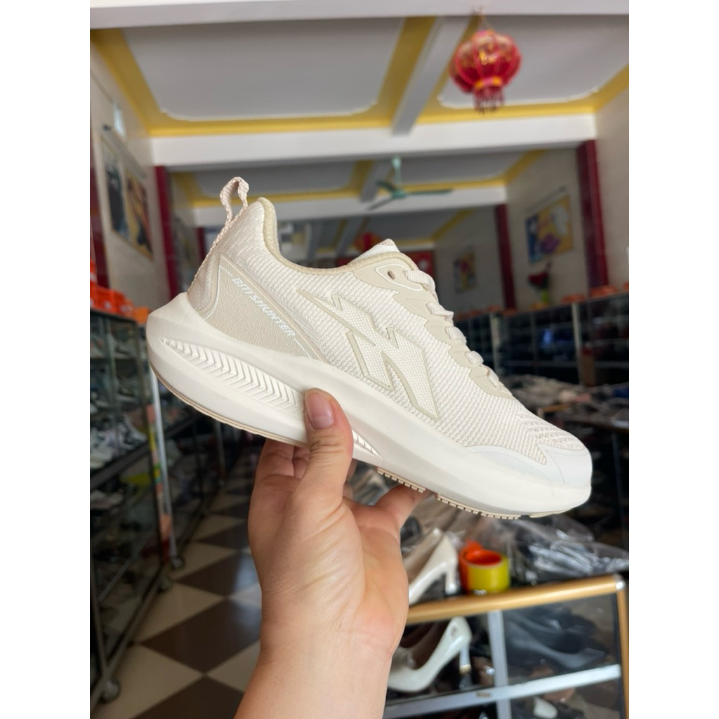 giày thể thao nữ thương hiệu Bitis chính hãng màu kem. size 35 đến 39