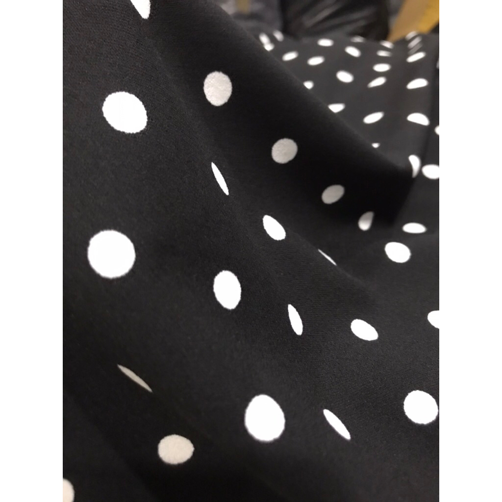 Vải thun cát Nhật chấm bi trắng 10ly nền đen dày mềm (khổ 1m6) may đầm váy, quần ,set comple thời tr