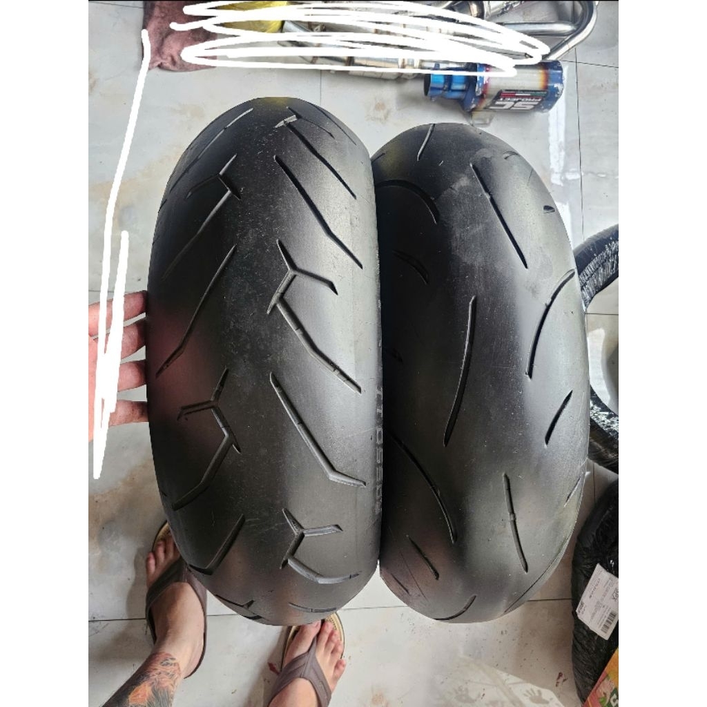 ( Vỏ cũ )Lốp 180/55-17. chính hảng củ tháo xe, to hầm hố gắn các loại xe moto pkl, cho ae thích vỏ t