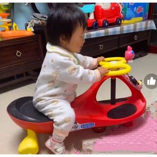 Xe lắc cho bé có nhạc