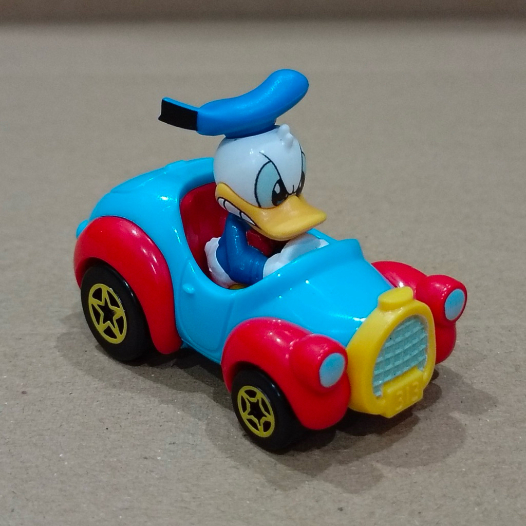 Xe Hot Wheels Diisney Race Verse Donald Duck