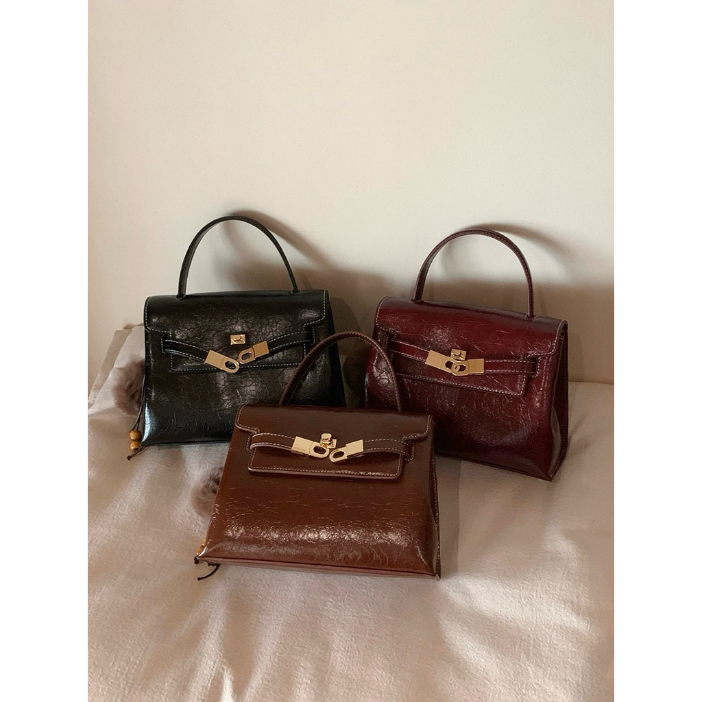 [𝑪𝒉𝒊𝒐'𝟐𝒏𝒅] Túi da vintage Chio'2nd khoá kim loại  (Cam kết chính hãng)