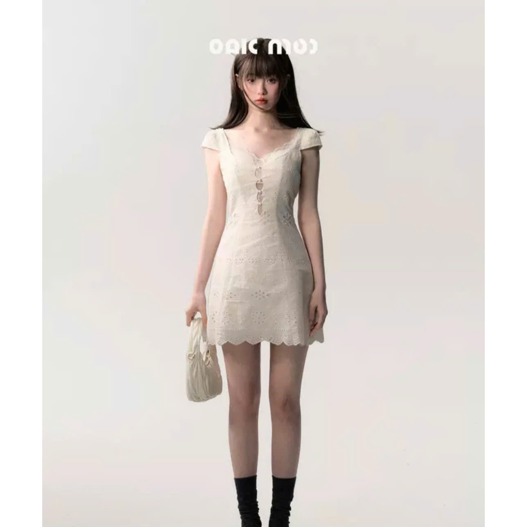 [Order OAKMOO] đầm ngắn họa tiết màu trắng