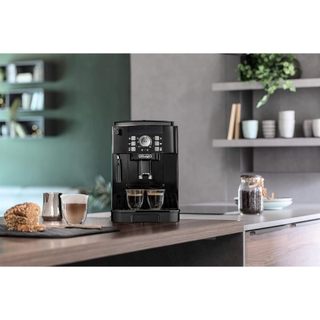 Máy pha cà phê tự động DeLonghi Magnifica S ECAM12.122.B