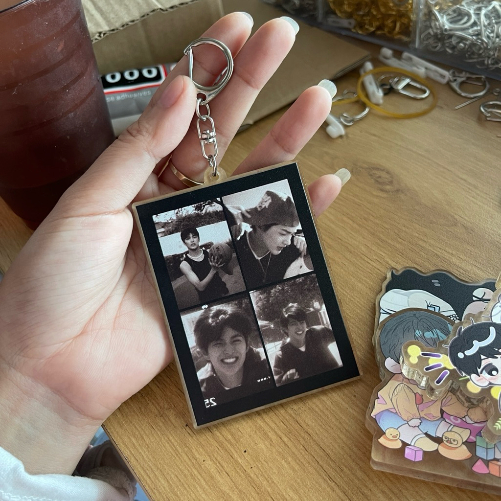 keyring poscard in theo yêu cầu size 8cm