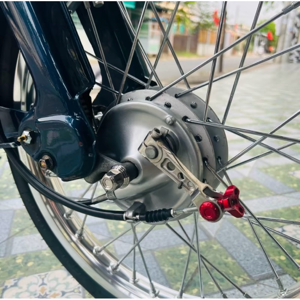 cốt trước cúp 81 82 đời cũ ,đời mới kèm long  đèn đỏ mẫu v2,v3  bóng đẹp