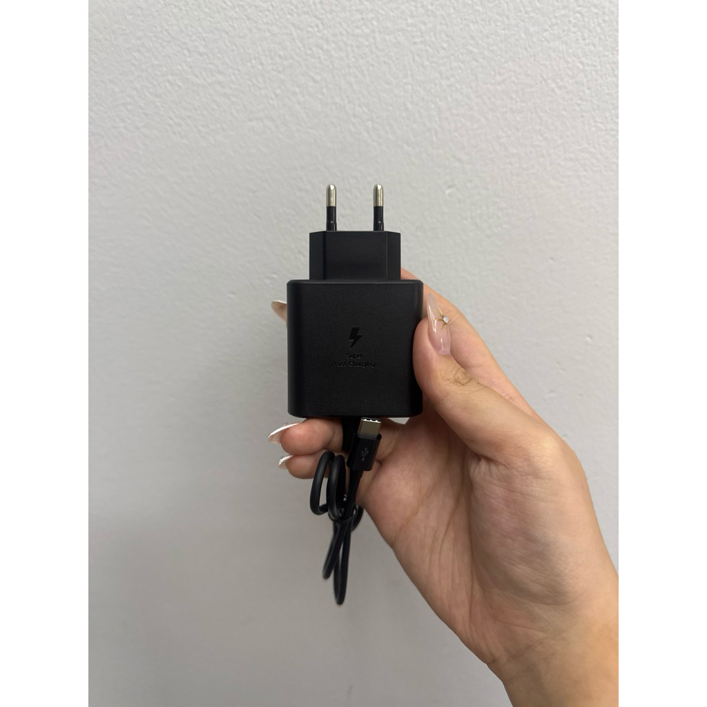 * Bộ Adapter Samsung du lịch sạc siêu nhanh 2.0 tối đa 45W.