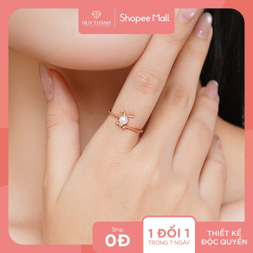 RABBIT TALES - Nhẫn thời trang Vàng 10K Ngọc trai Santa Bow NLF526 Huy Thanh Jewelry