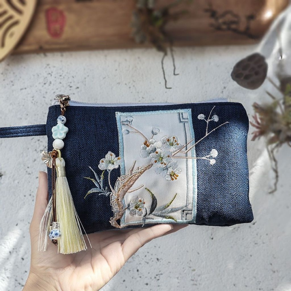 [Kèm Charm] Ví Cầm Tay Thêu Hoa Thanh Nhã – Túi Clutch Vải Canvas Có Dây Xách Tay Tiện Lợi