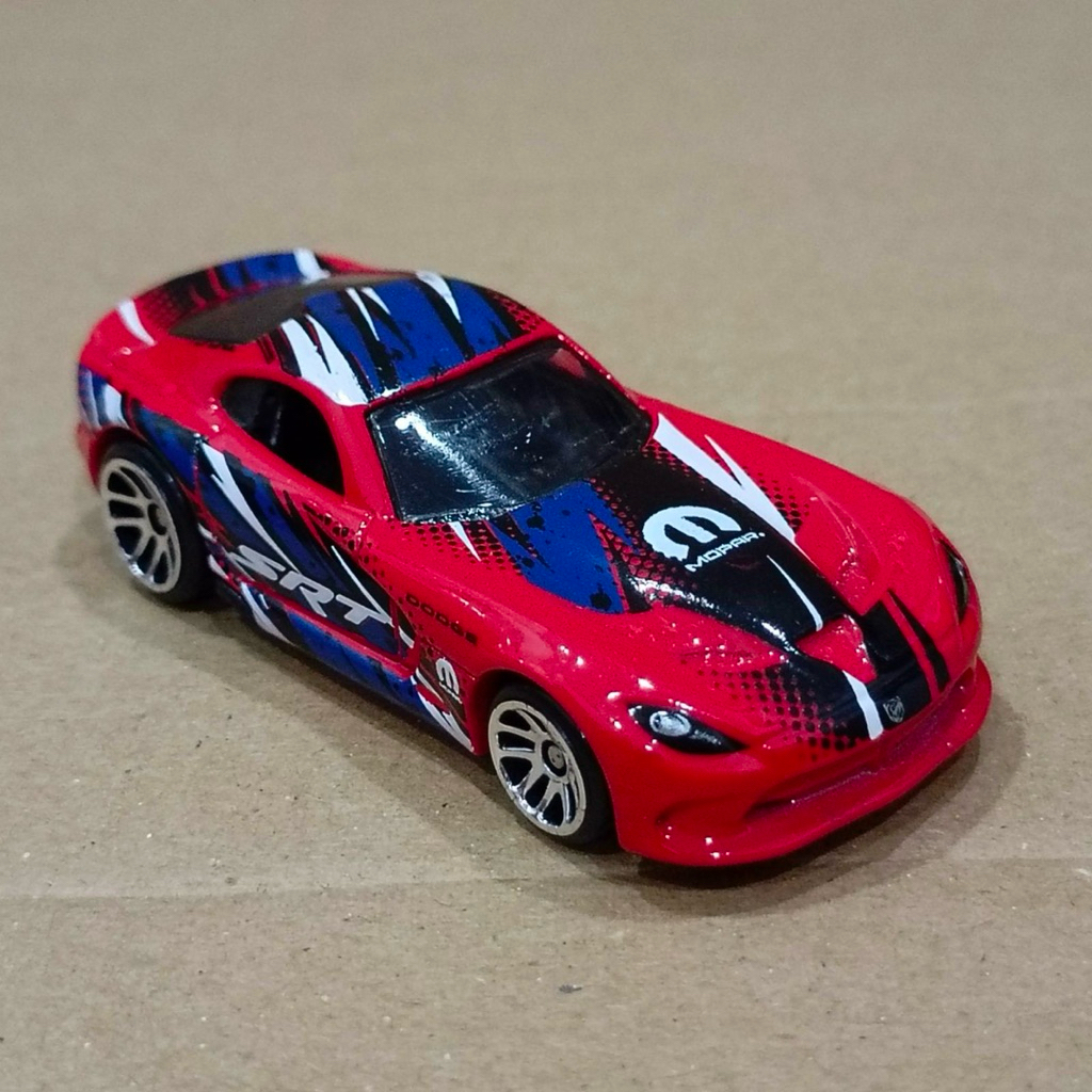 Xe Hot Wheels 2013 SRT Viper