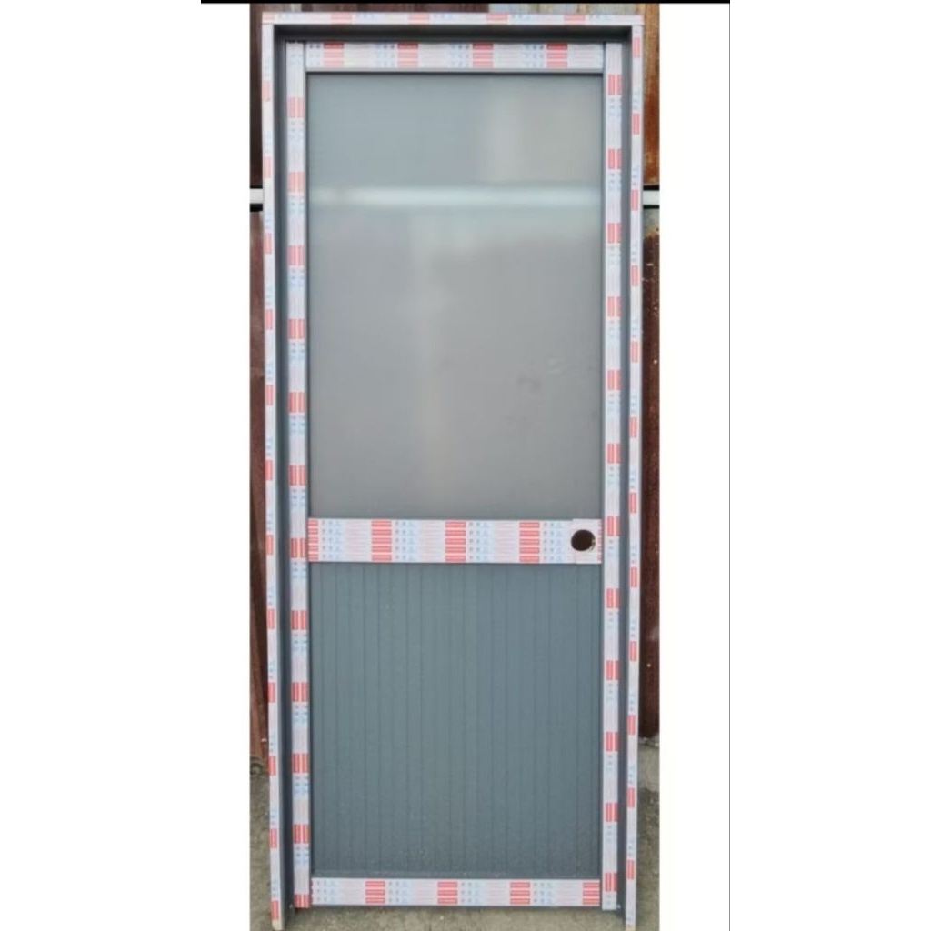 Cửa nhôm giá rẻ xây nhà trọ 70x180 ổ khóa