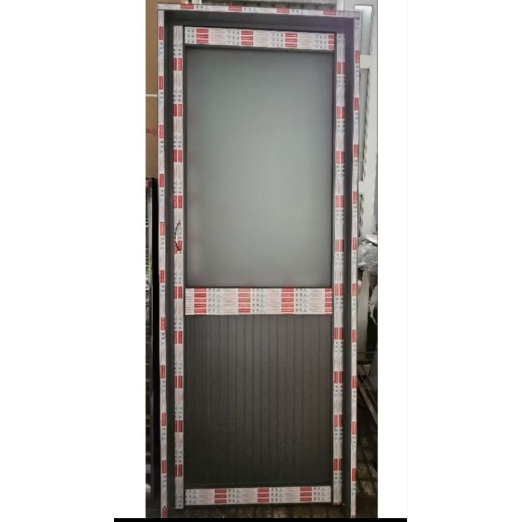 Cửa nhôm giá rẻ xây nhà trọ 70x180 chốt