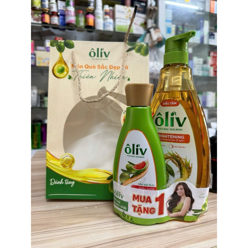 Dầu tắm Ôliv Natural Nourish Virgin Olive Oil 650ml tặng kèm dầu gội 250ml