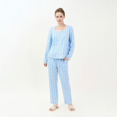 BTD15W5T01-BỘ THUN DÀI VỚI THIẾT KẾ CỔ VUÔNG ĐIỂM NHẤN REN MANG PHONG CÁCH NHẸ NHÀNG, THANH LỊCH TẠO CẢM