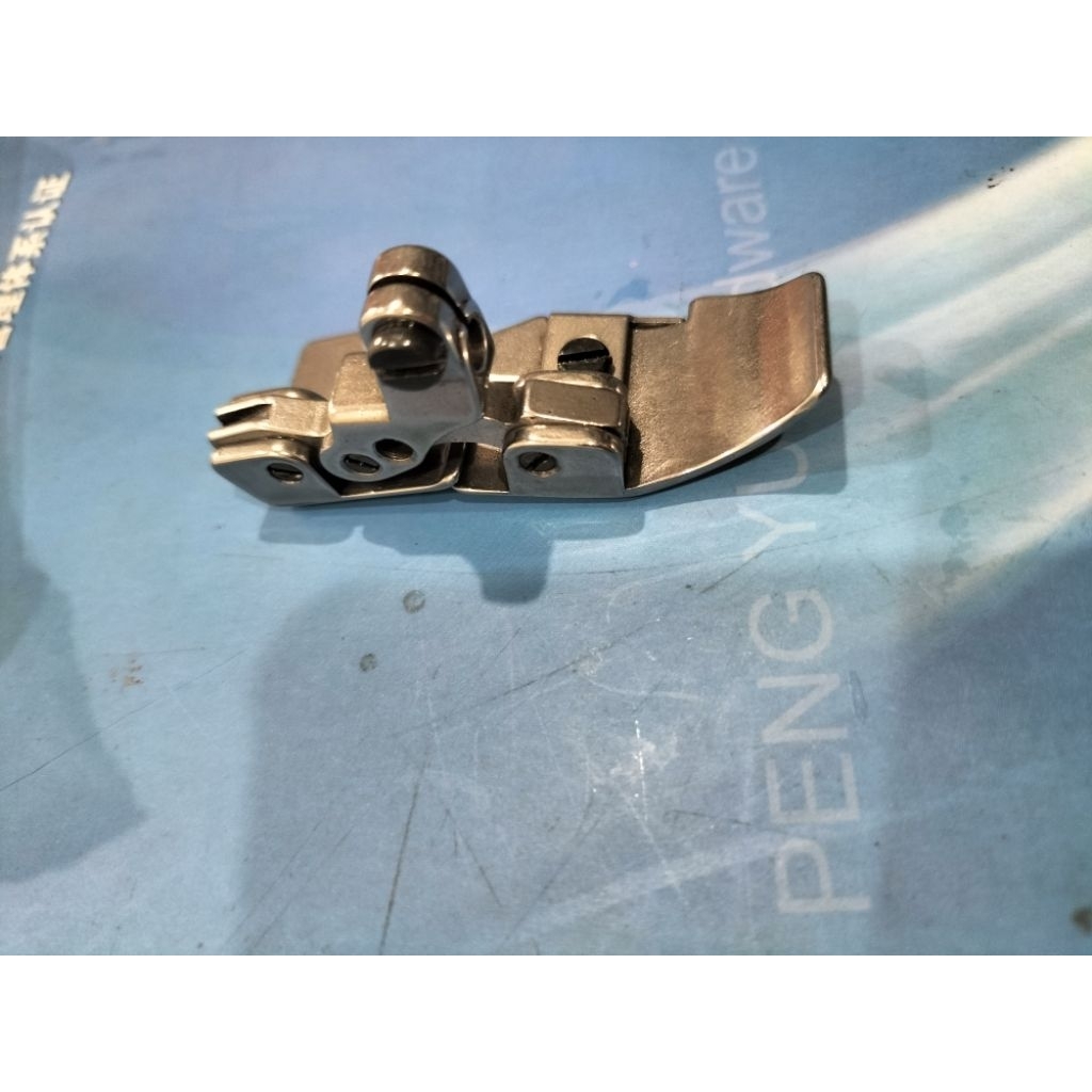 Chân vịt vắt sổ 5 chỉ Siruba sông 5 ly (Mã P502)