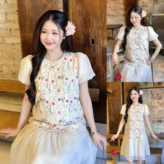  EVERMOM l Đầm bầu Tết Moni hoa thêu cổ xếp tay phồng điệu đà tiểu thư cho mẹ mang Tết đi tiệc đi làm 