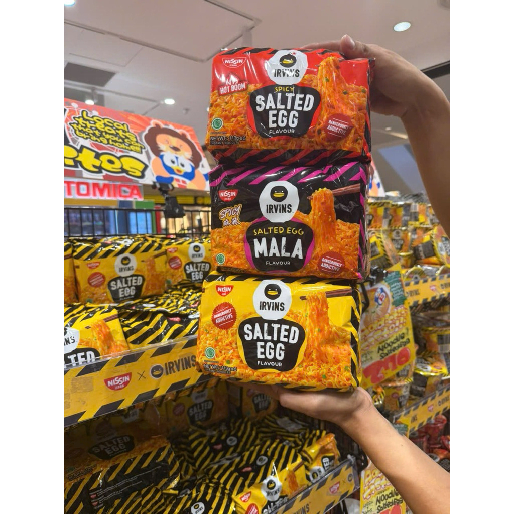 Mì trứng muối Irvins Singapore