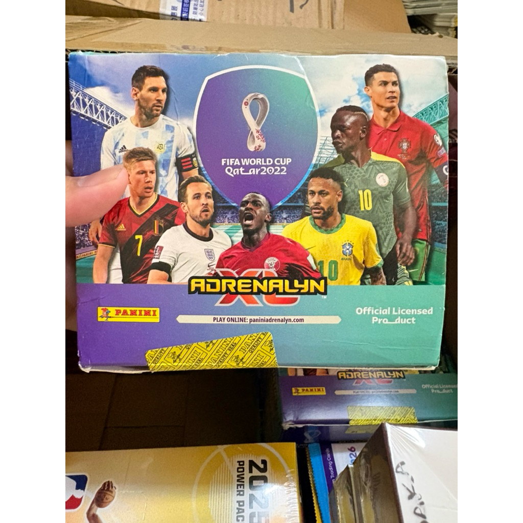 Hộp thẻ bóng đá Panini Adrenalyn F1FA WORLD CUP 2022 BOX