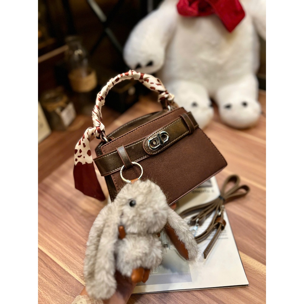Túi đeo chéo nữ form hộp da lộn,túi đeo vai tặng kèm charm thỏ dễ thương phong cách tiểu thư Đăng Túi DK096 | BigBuy360 - bigbuy360.vn