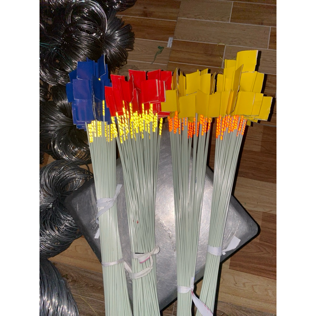 cờ bẫy chuột dài 70cm cáp 3li phản quang