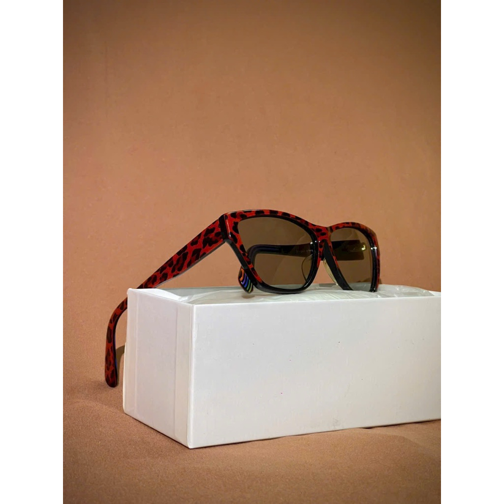 Kính Jeane Lavin của Pháp