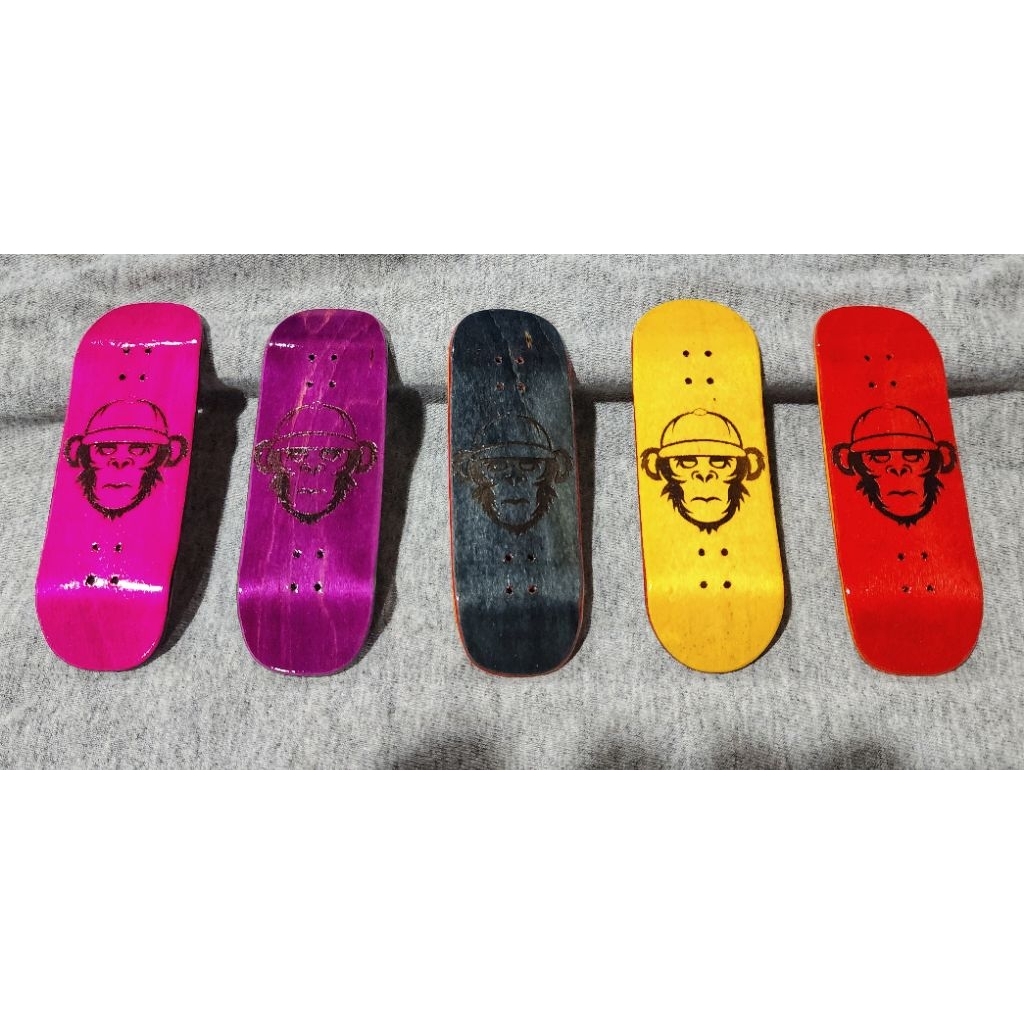32mm & 34mm Boxy shape monkey logo skateboard fingerboard. Van truot ngon tay